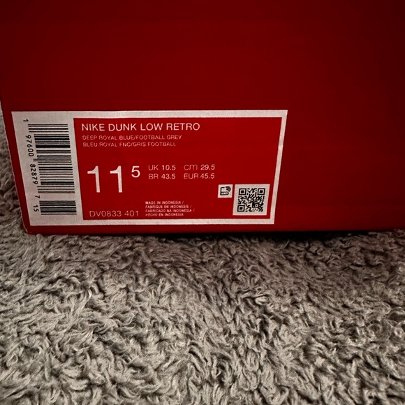 Nike Men's White and Dark Blue Sneakers - Picture 3 of 4